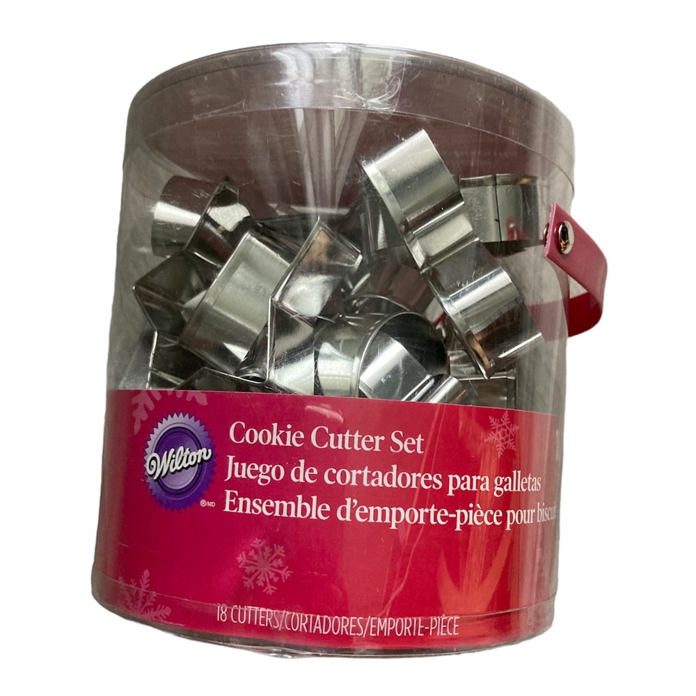 Wilton Christmas Cookie Cutters 18 pc Set Shapes Holiday Cookie Exchange Party